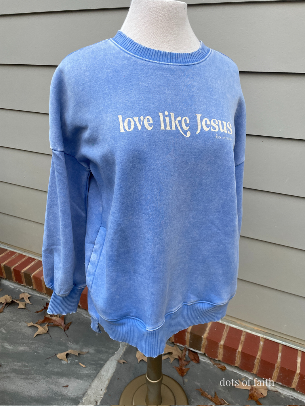 LOVE LIKE JESUS pocket blue fleece
